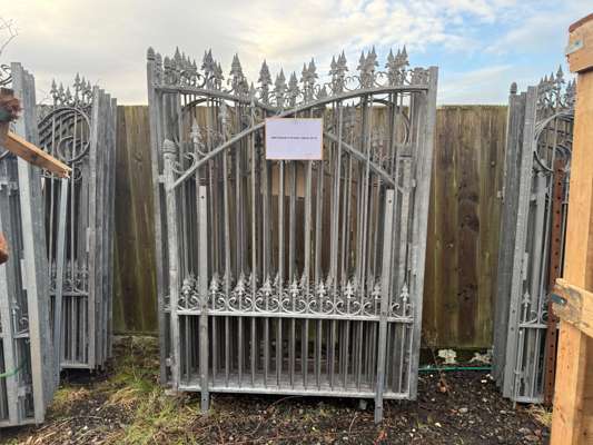 Pair of Unused Amsterdam Gates, 3.0m Wide x 2.0m High - photo 1