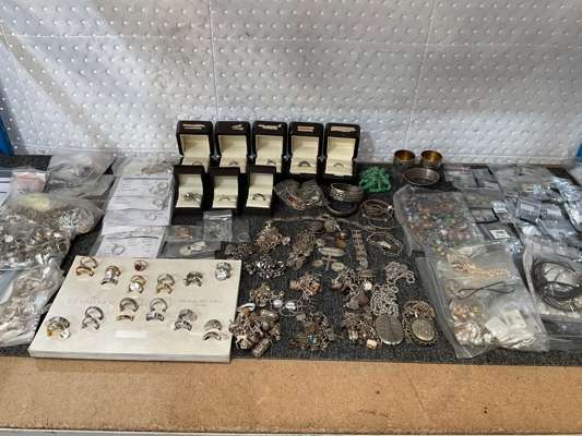 Quantity Various Items of Jewellery - photo 1