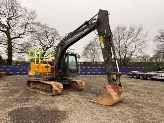 2022 Volvo EC140EL 14T Tracked Excavator - photo 1