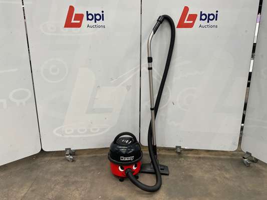 Numatic Henry 620W Vacuum Cleaner 240V - photo 1