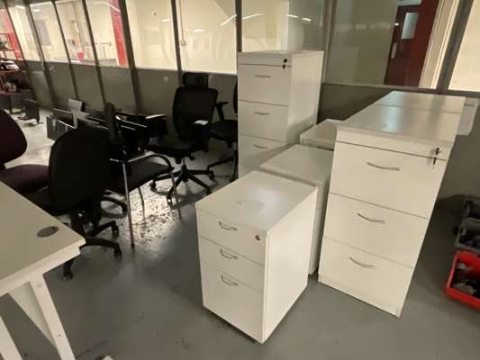 Quantity of Office Furniture Inc Desk Pedestals & Chairs - photo 1