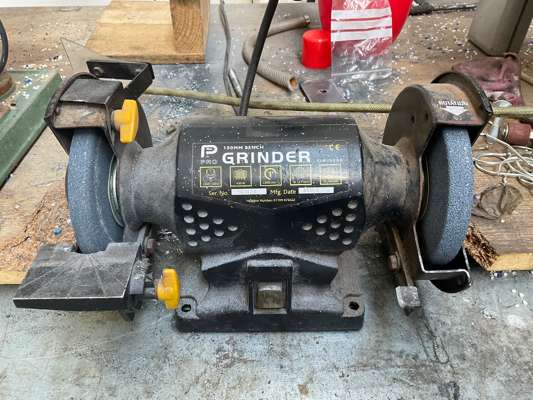 Performance Power Pro 150mm Bench Grinder 240V - photo 1