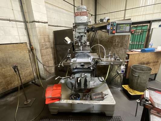 XYZ 2000 Turret Milling Machine with Newall DP700 Digital Readout System 415v - photo 1