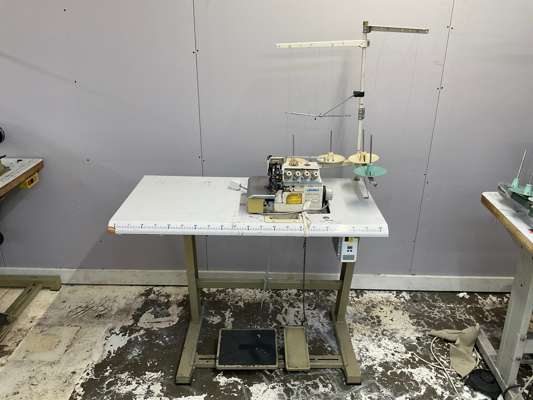 Juki MOG-2514N 2 Needle ¾ Thread Overlock Industrial Sewing Machine 240V - photo 1