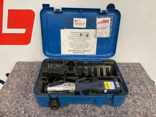 Geberit ACO203XL Battery Press Tool in Case