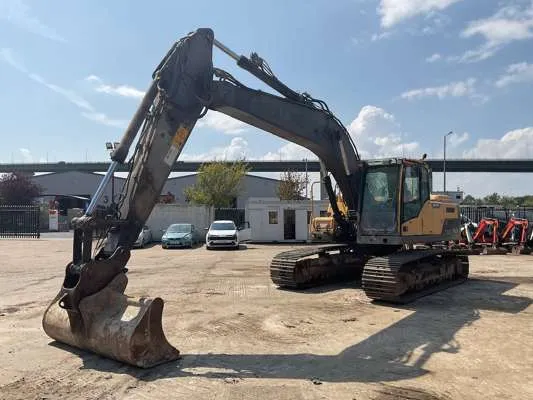 2014 Volvo EC220DL Tracked Excavator