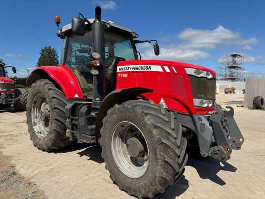 2016 Massey Ferguson 7726 DYNA-6 4WD Tractor (FX16CXS)