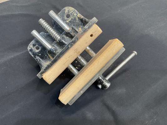 Small Bench Top Vice - photo 1
