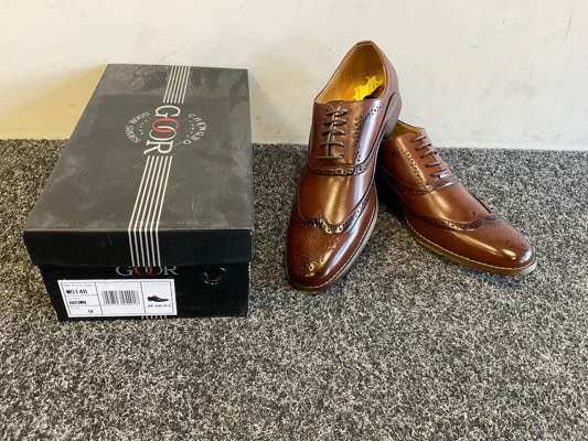 Pair Goor M014B Brogue Shoes - photo 1