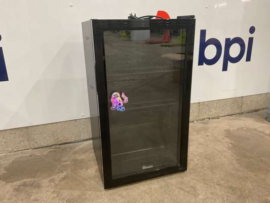 Swan SR12030BN 80L Undercounter Bottle Cooler 240V - photo 1