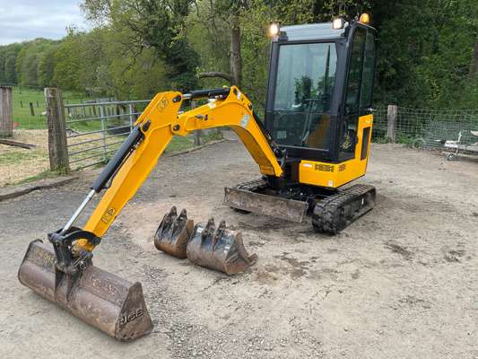 2021 JCB 16C-1 T3 Compact Rubber Tracked Excavator - photo 1
