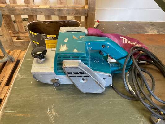 Makita 9401 Heavy Duty 100mm Belt Sander, 240V