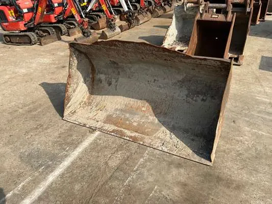 67” JCB Loader Bucket