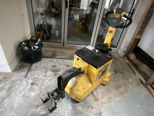2018 Master Mover MT200 Electric Tugger Industrial Push Pull Mover