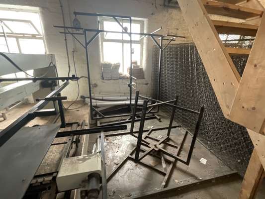 Metal Rotating Table, Clinch Tool Gantry & Rack