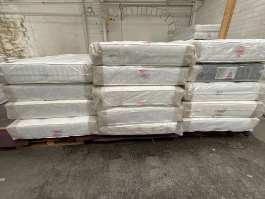 14 x Various Dream Vendor 4’ Mattresses - photo 1