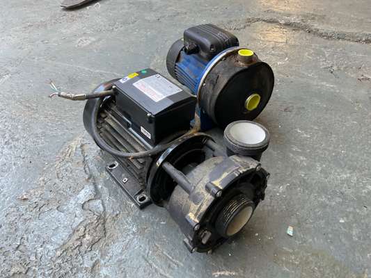 2 x Electric Pumps - photo 1