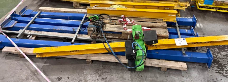 Floor Mounted Gantry Crane With RWM Electric Chain 250kg Hoist