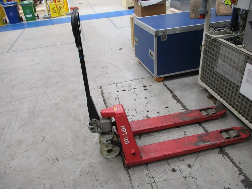 Warrior 2,000kg Capacity Pallet Truck