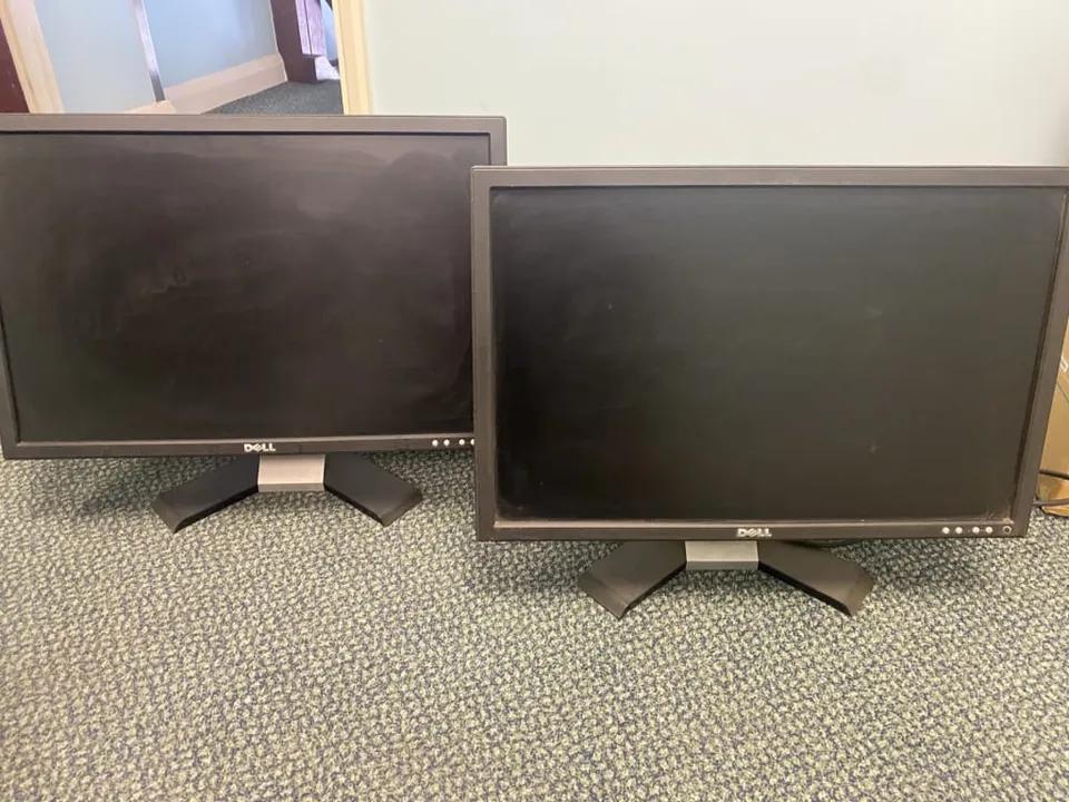 2 No Dell Monitors 17''