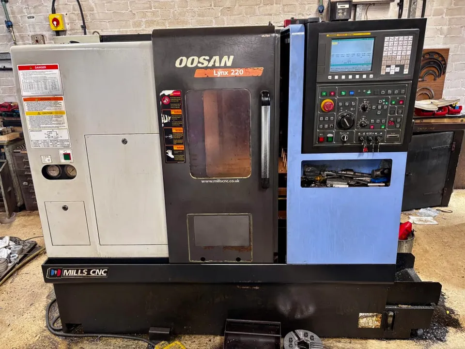 Doosan Lynx 220B CNC Slant Bed Lathe With Doosan-Fanuc I Series Control