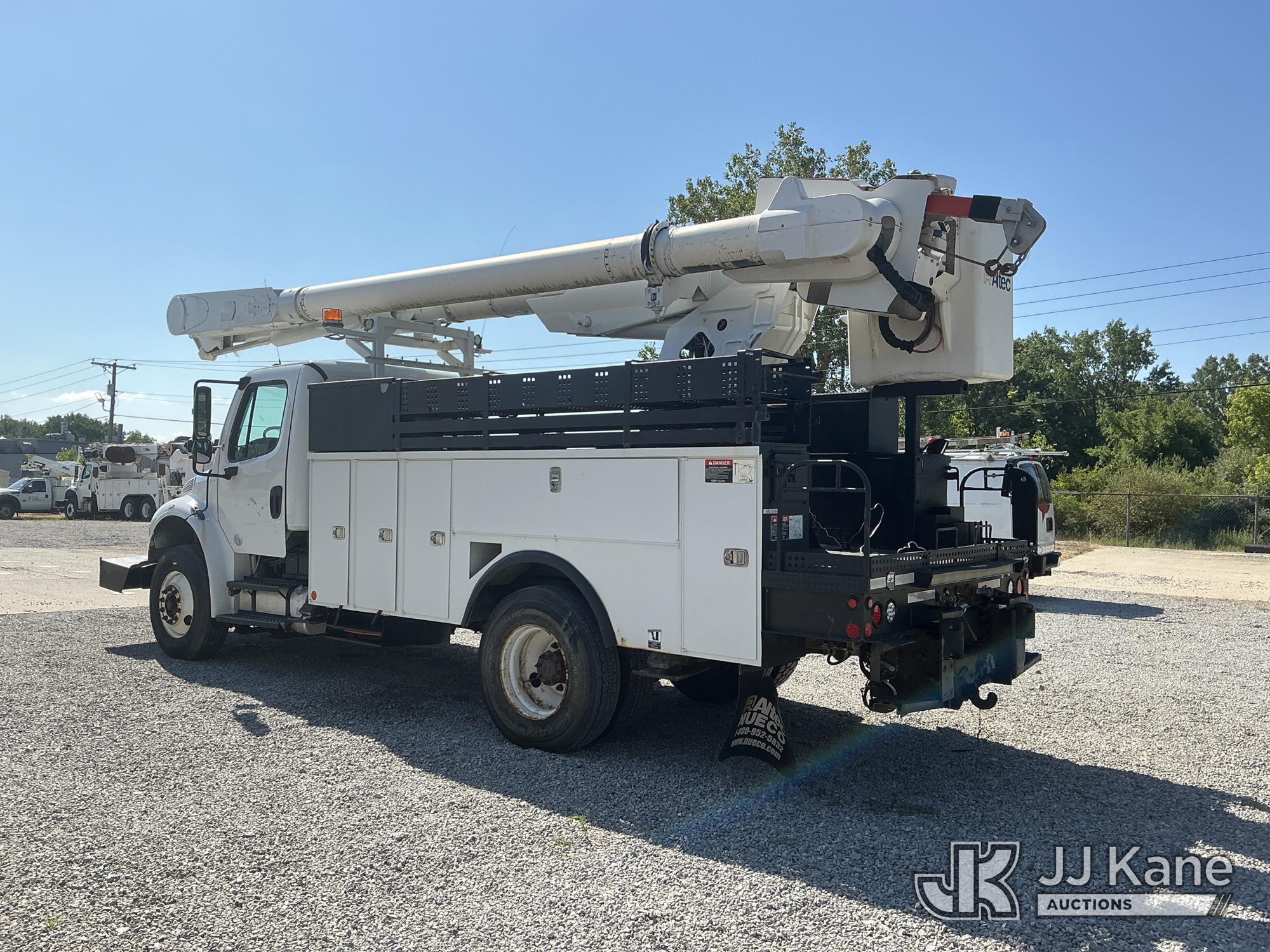 Altec AM855-MH Over-Center Material Handling Bucket Truck On 2010 Freightliner M2 106 Utility Truck (1418015) - photo 2
