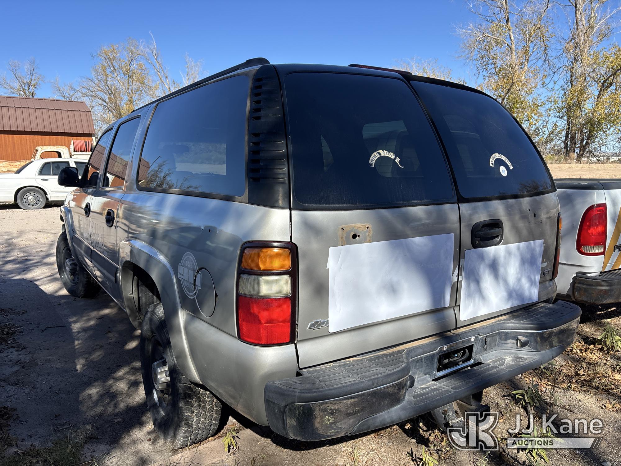 2004 Chevrolet Suburban 2500 4-Door Sport Utility Vehicle (1572174) - photo 4