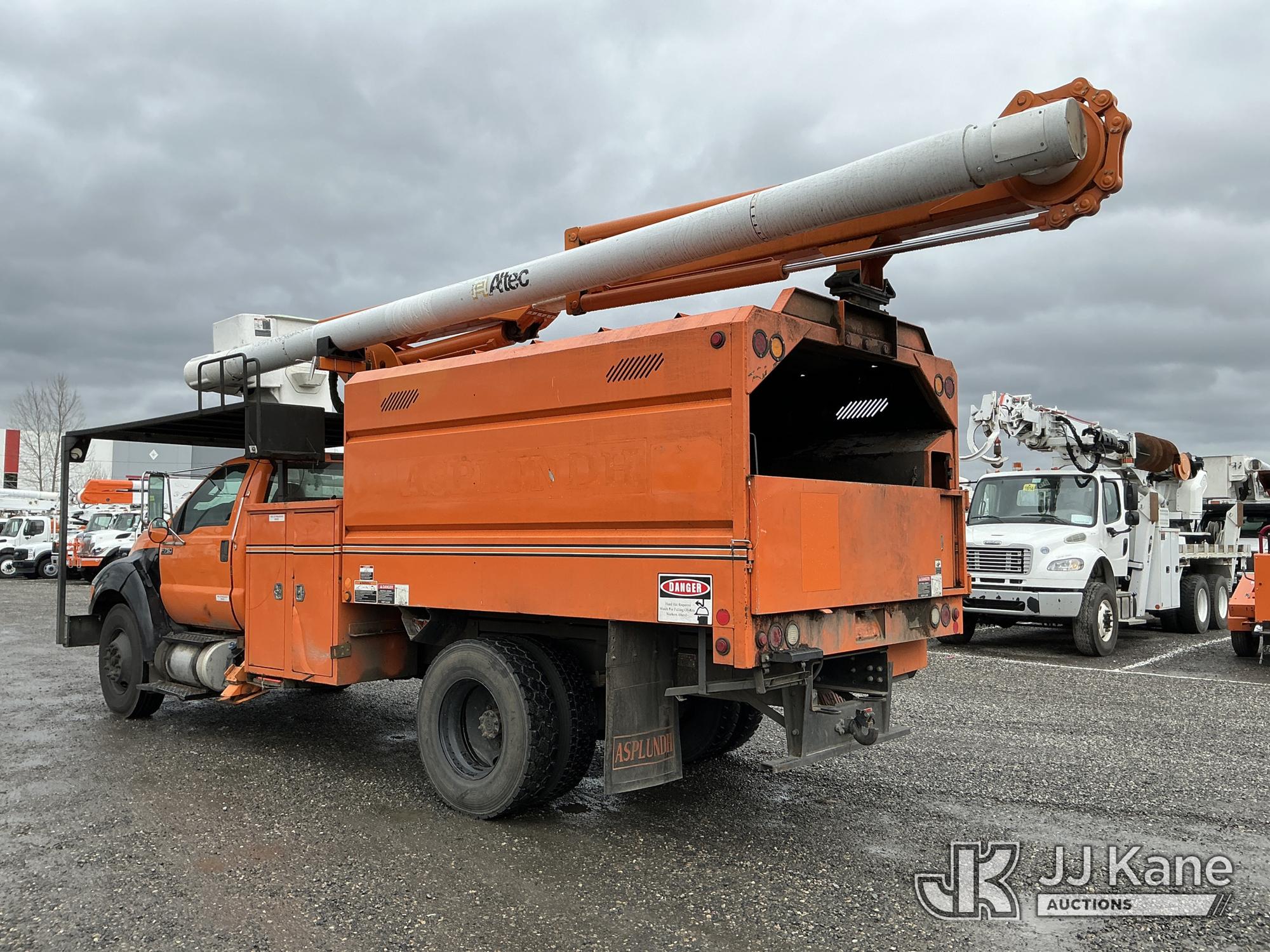 Altec LR756 Over-Center Bucket Truck On 2013 Ford F-750 Chipper Dump Truck (1592165) - photo 4