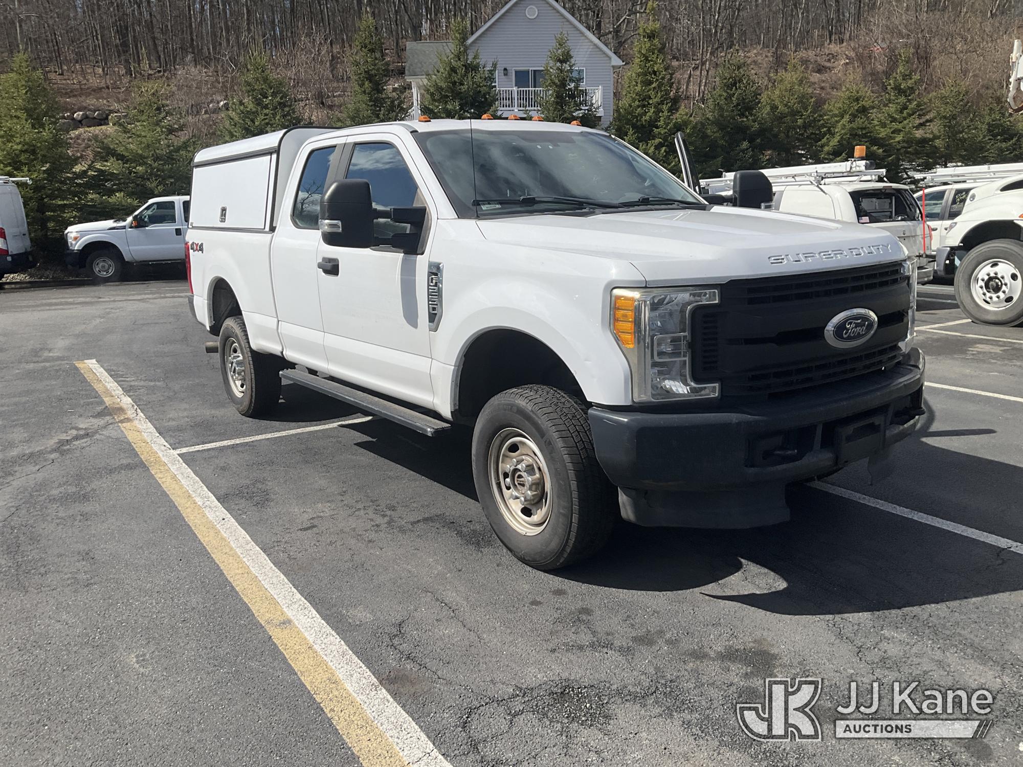 2017 Ford F250 4x4 Extended-Cab Pickup Truck (1595344) - photo 2