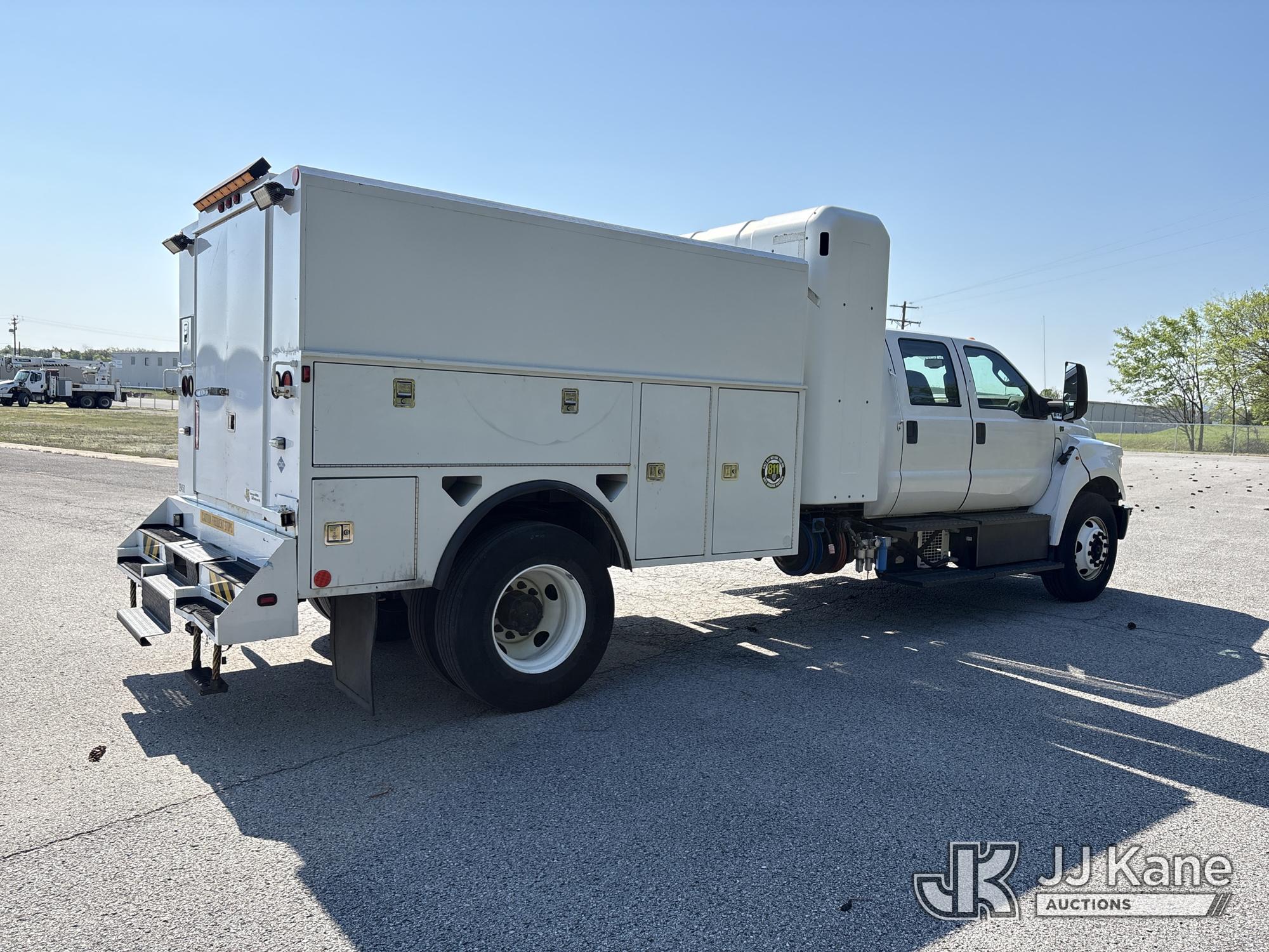 2016 Ford F750 Crew-Cab  Enclosed Utility Truck (1598220) - photo 3