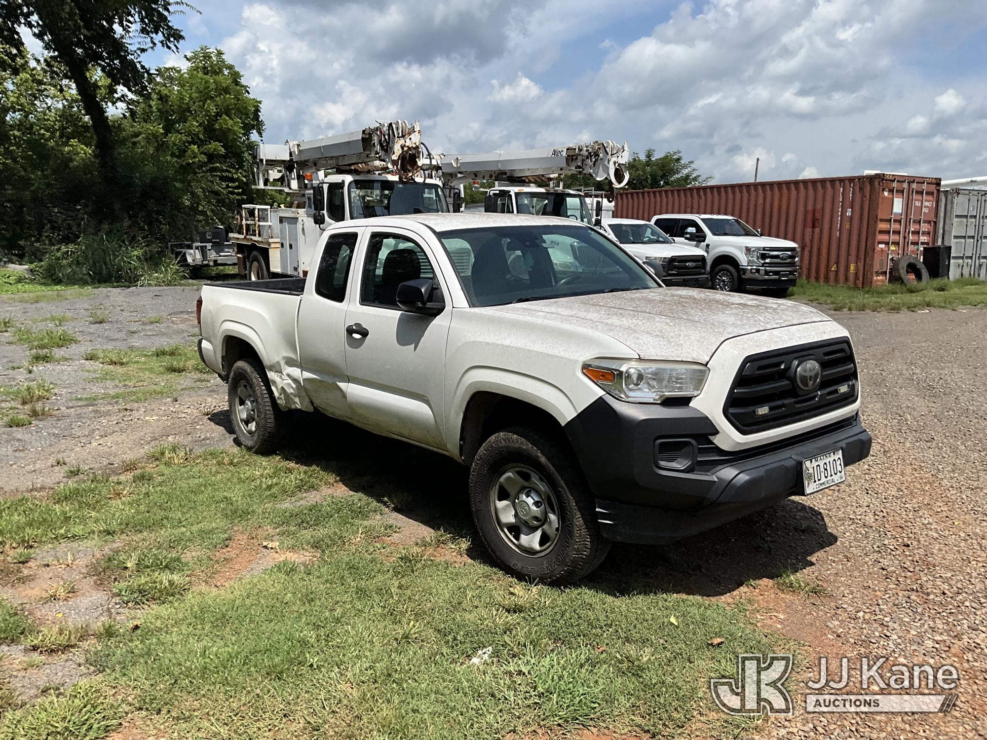 2018 Toyota Tacoma Pickup Truck (1601542) - photo 2