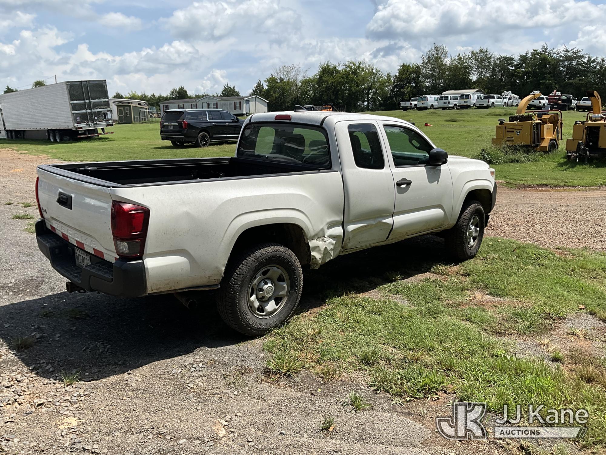 2018 Toyota Tacoma Pickup Truck (1601542) - photo 3