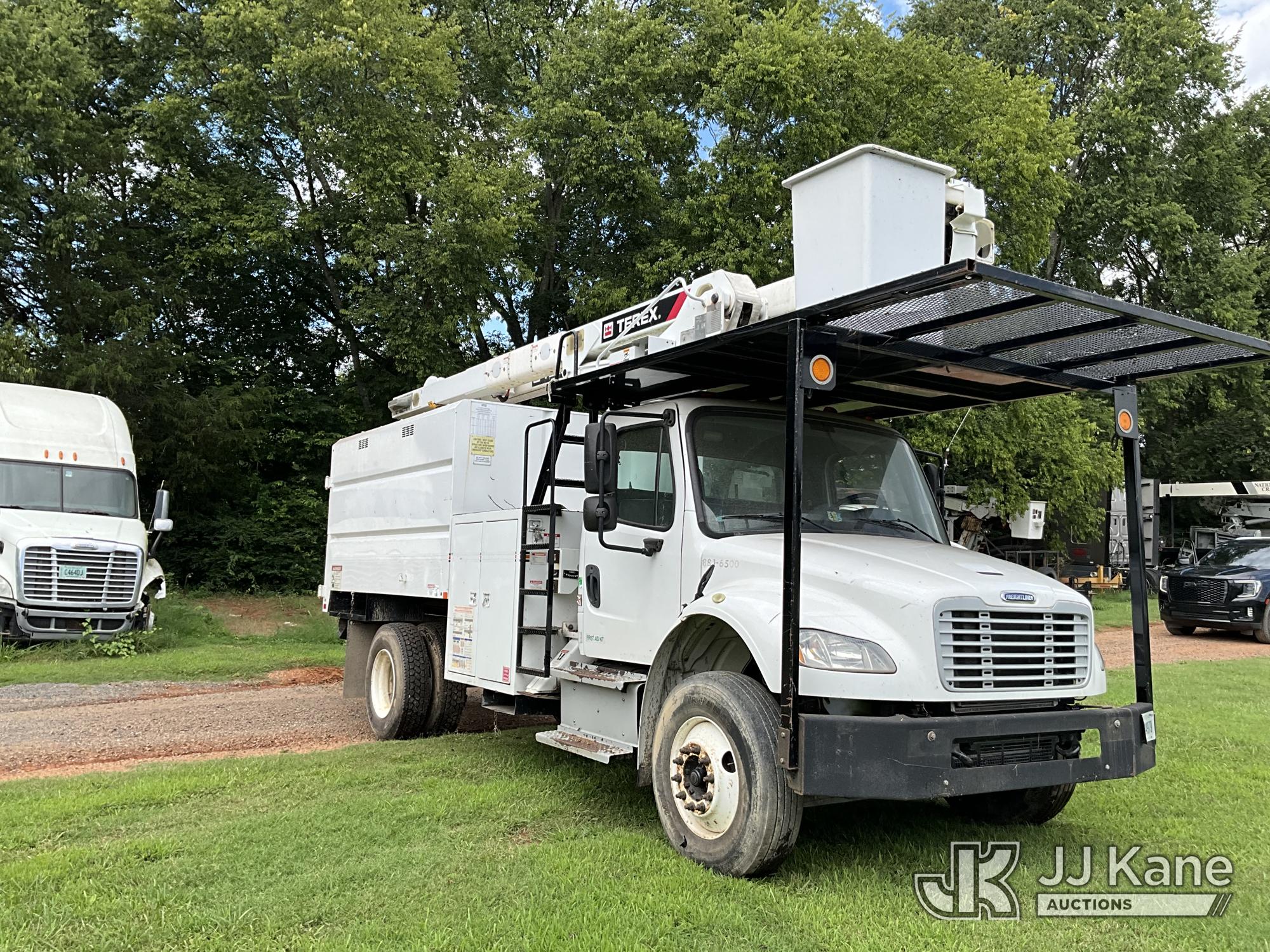 Terex XTPRO56 Over-Center Bucket Truck On 2016 Freightliner M2 106 Chipper Dump Truck (1602237) - photo 2