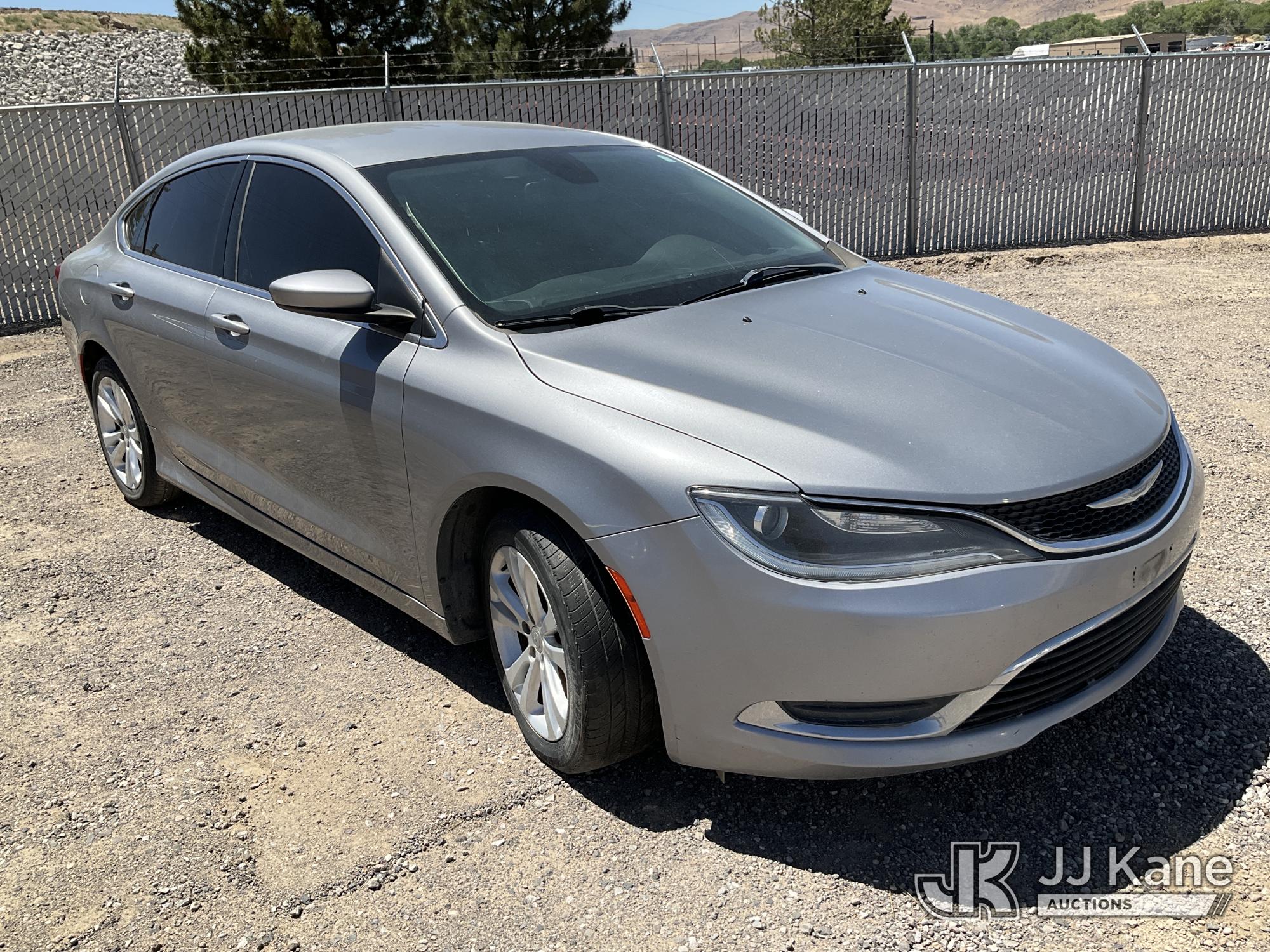 2016 Chrysler 200 4-Door Sedan (1603768) - photo 2
