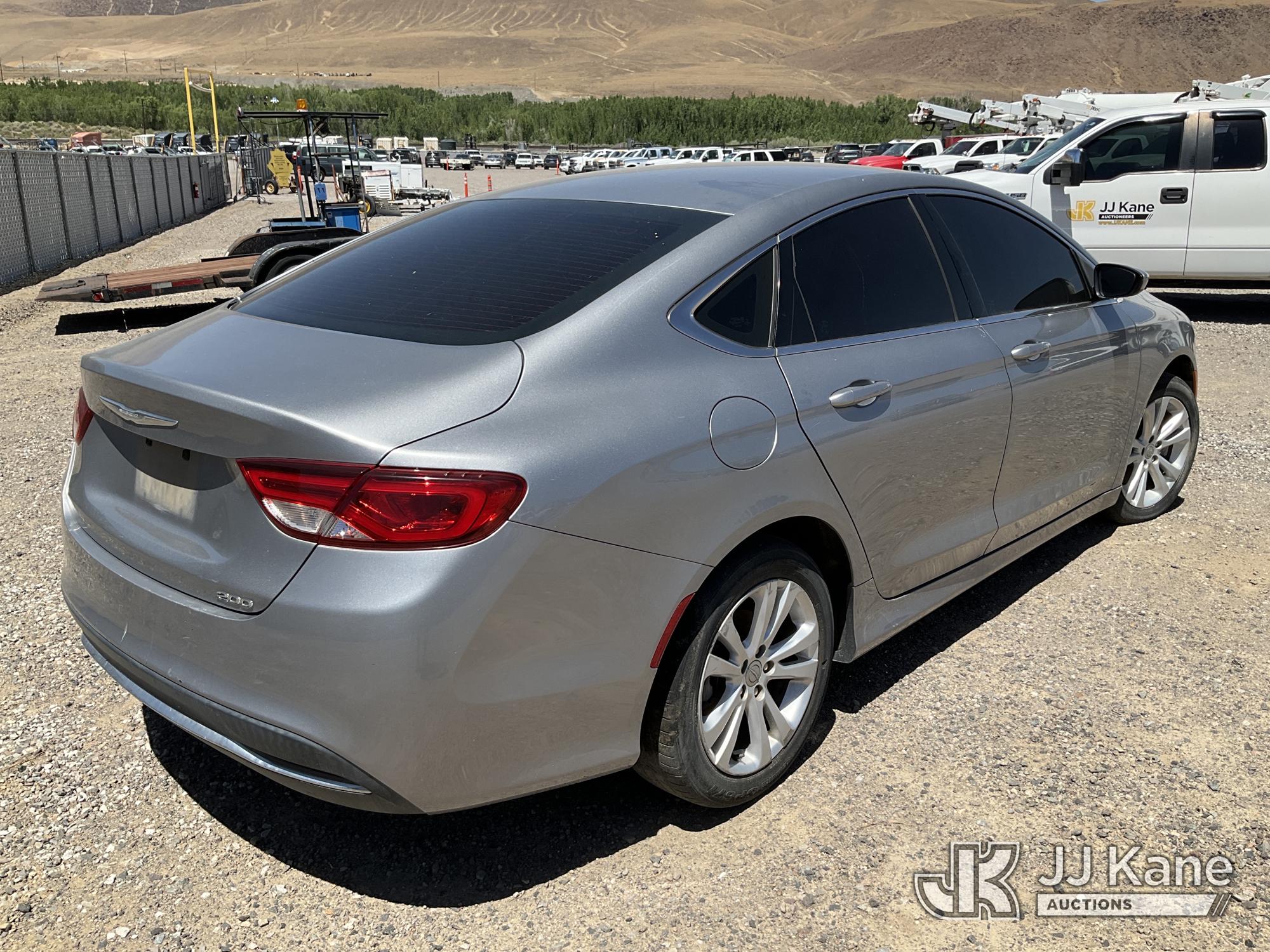 2016 Chrysler 200 4-Door Sedan (1603768) - photo 3