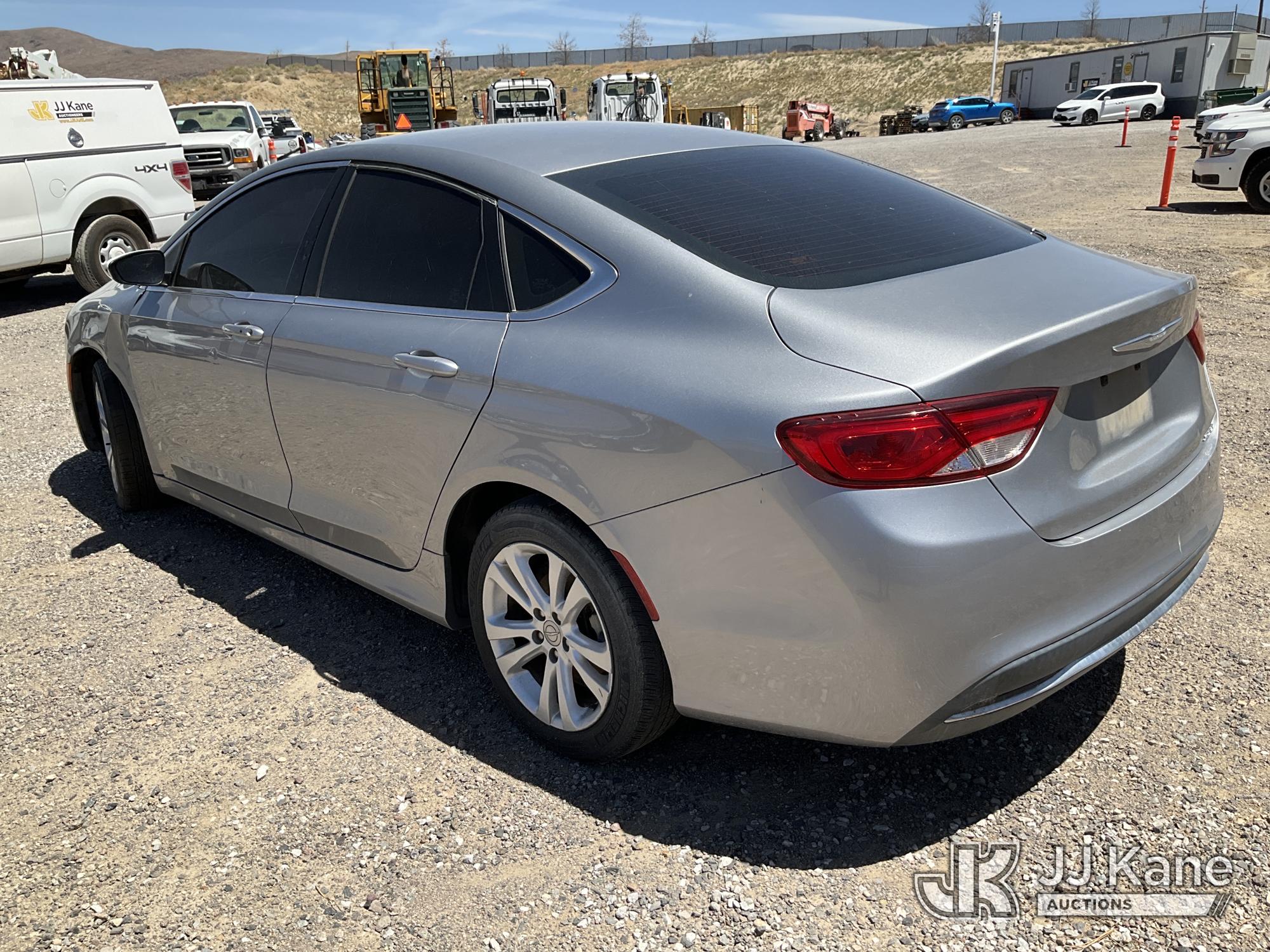 2016 Chrysler 200 4-Door Sedan (1603768) - photo 4