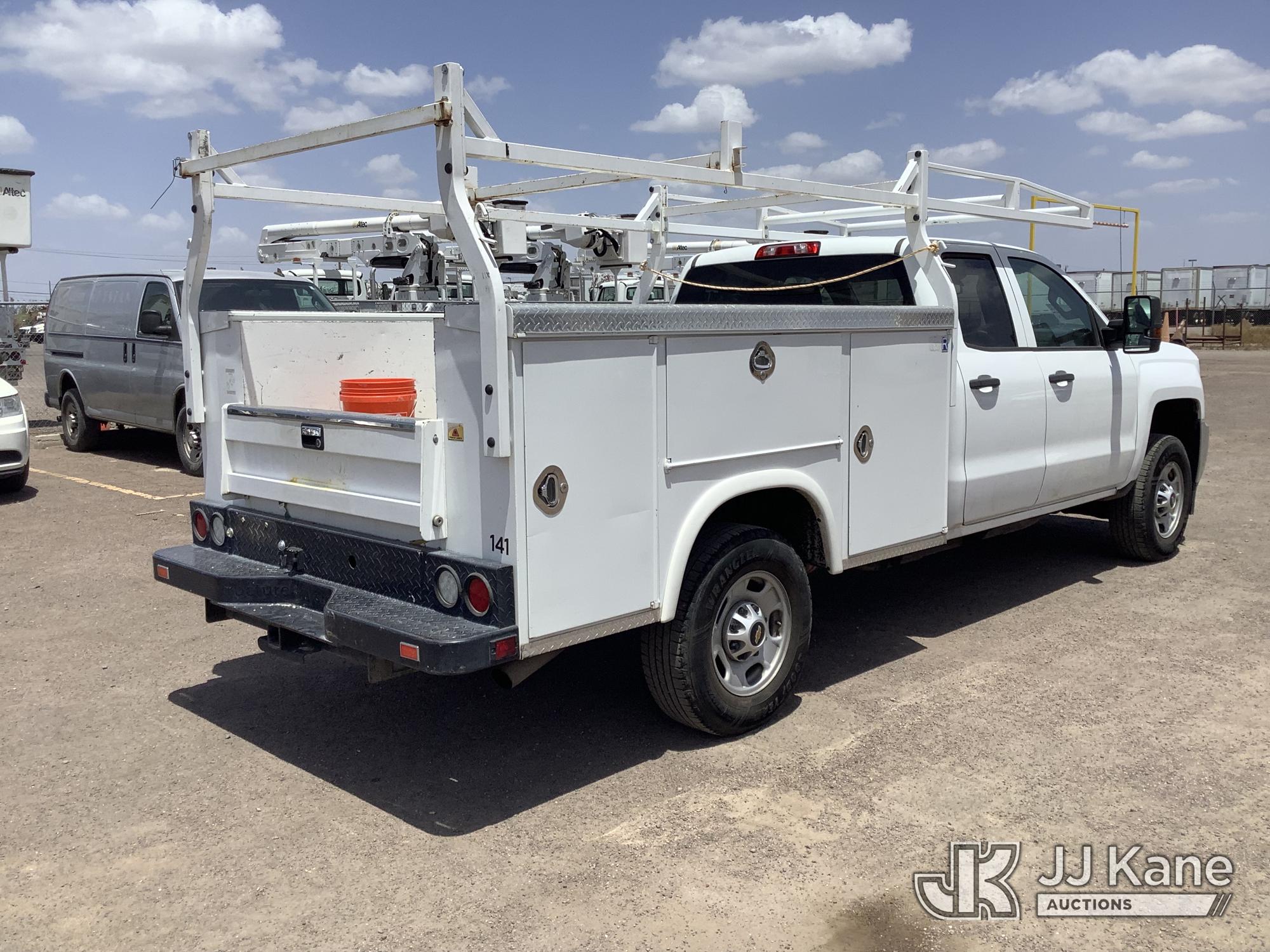 2018 Chevrolet Silverado 2500HD Extended-Cab Service Truck (1611009) - photo 3