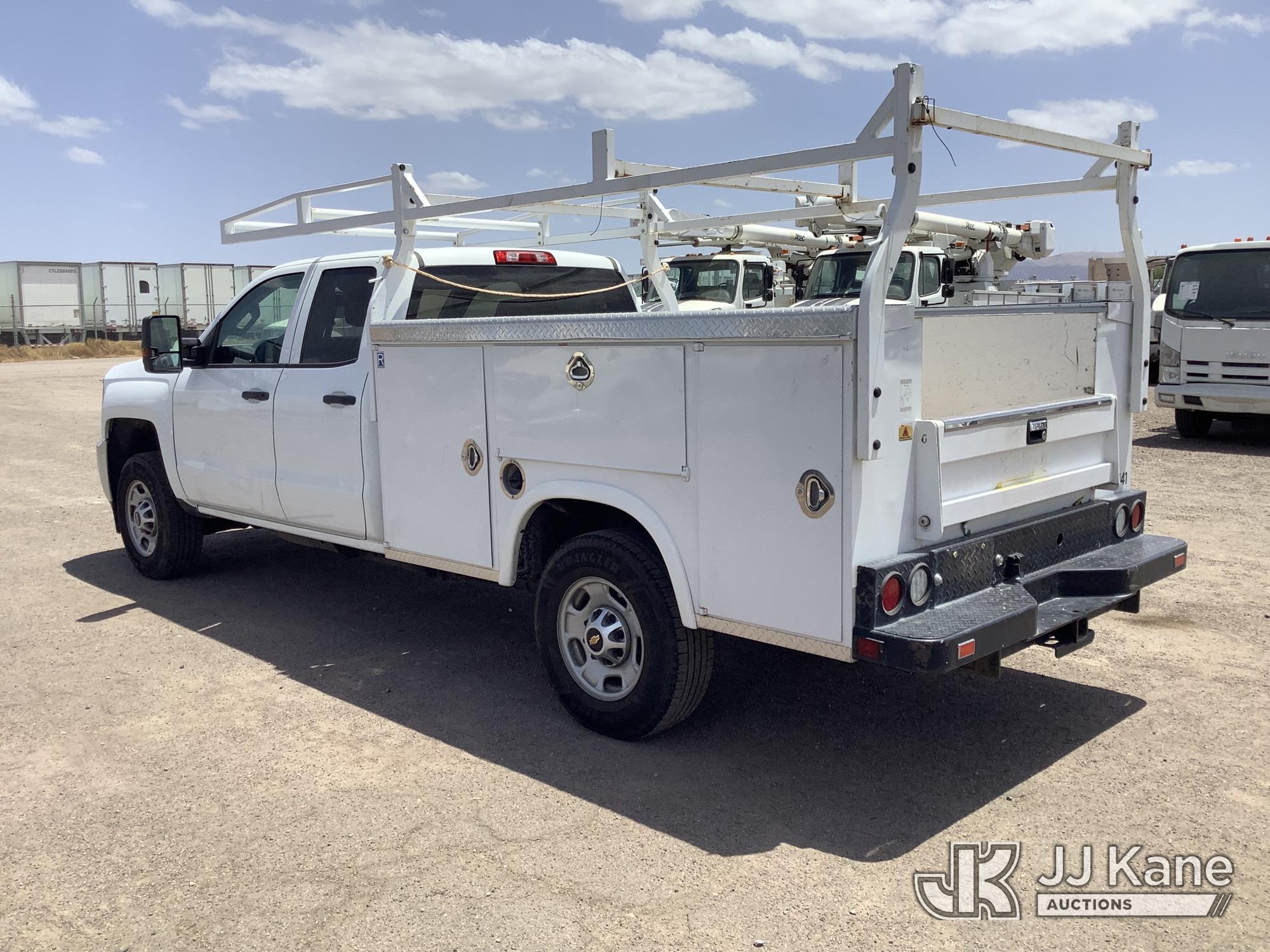 2018 Chevrolet Silverado 2500HD Extended-Cab Service Truck (1611009) - photo 4
