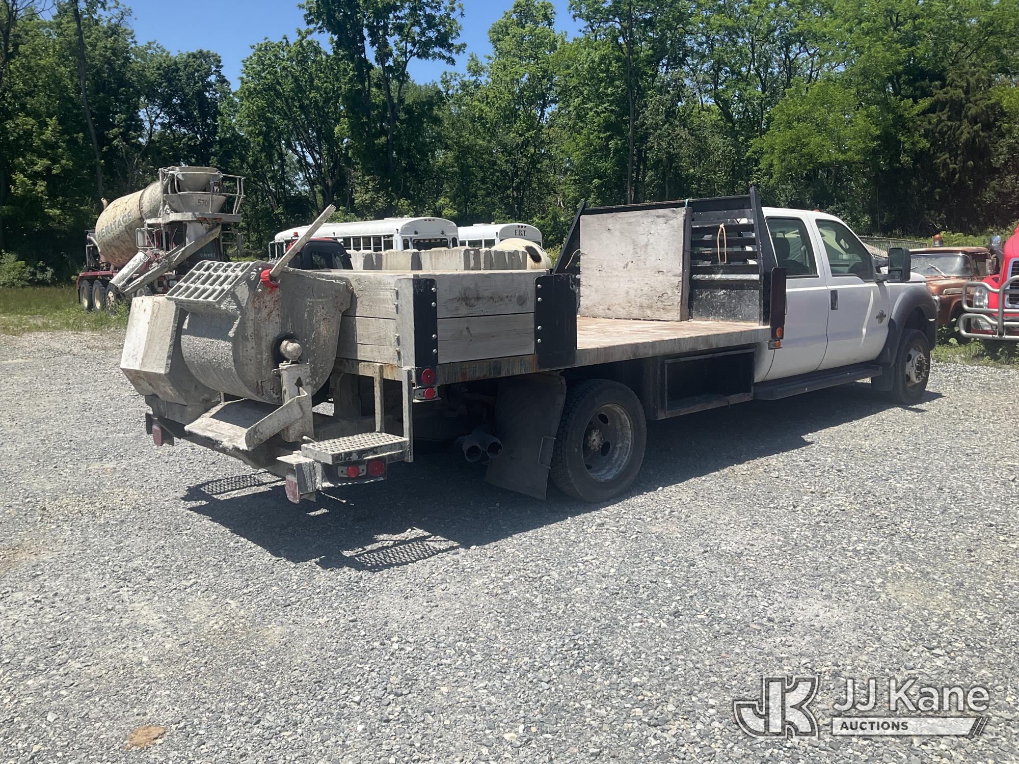2013 Ford F550 2WD Crew-Cab Flatbed Truck (1611428) - photo 3
