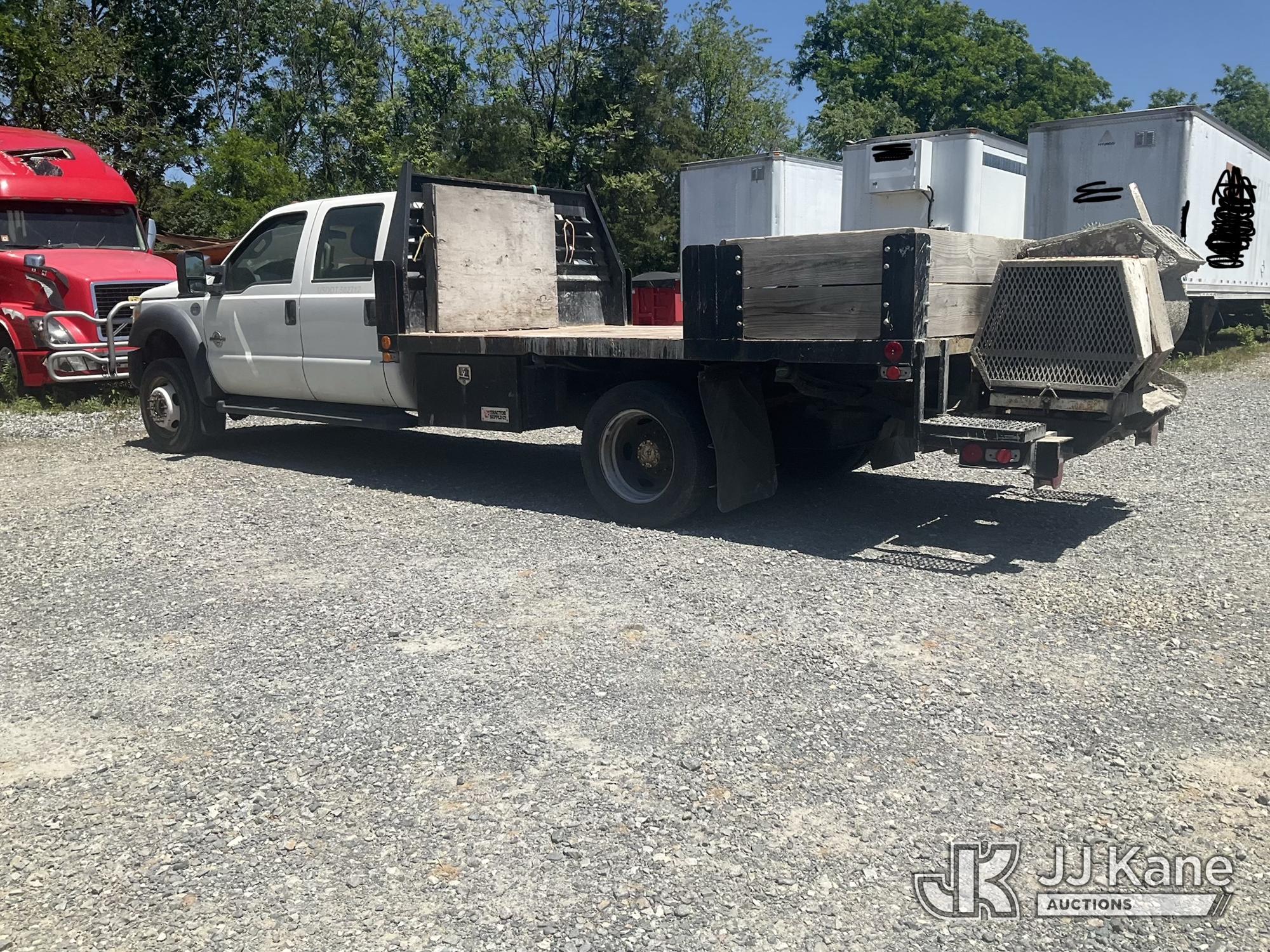 2013 Ford F550 2WD Crew-Cab Flatbed Truck (1611428) - photo 4