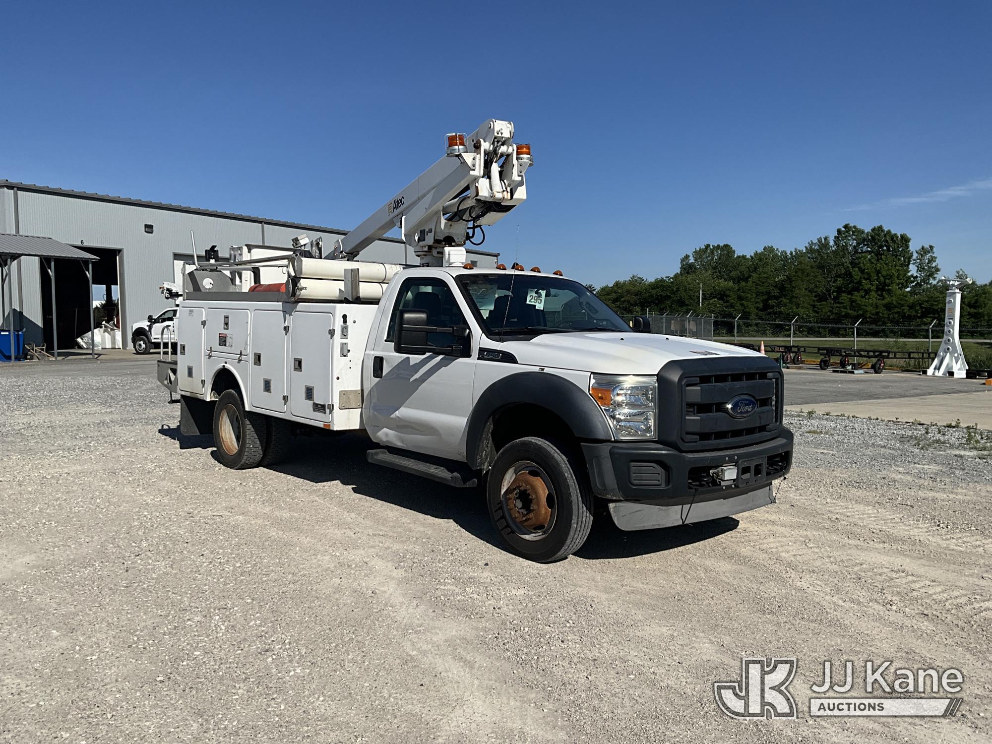 Altec AT200 Telescopic Non-Insulated Bucket Truck On 2013 Ford F-450 SD Service Truck (1613187) - photo 2