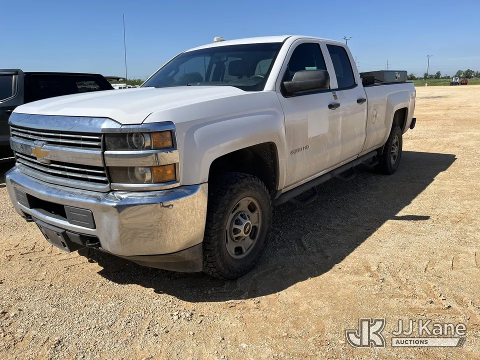 2015 Chevrolet Silverado 2500HD Extended-Cab Pickup Truck (1614154)