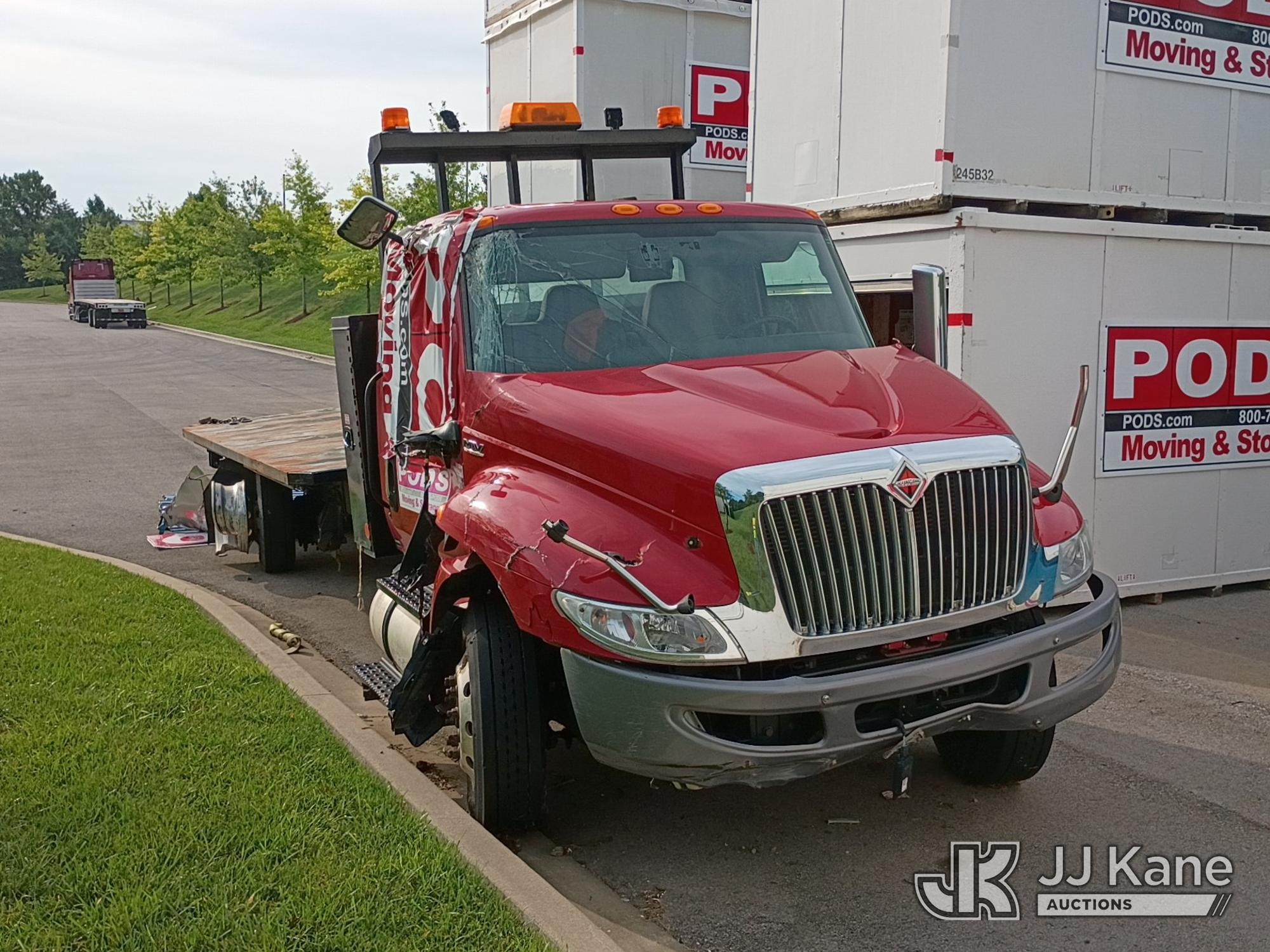 2020 International MV607 Flatbed/Service Truck (1615557) - photo 2