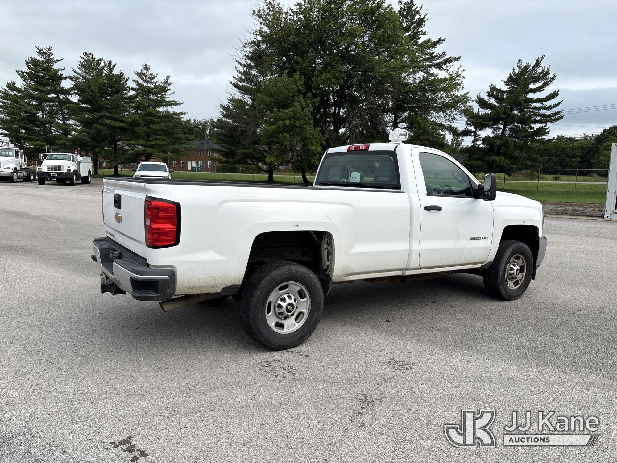 2015 Chevrolet Silverado 2500HD Pickup Truck (1616088) - photo 3