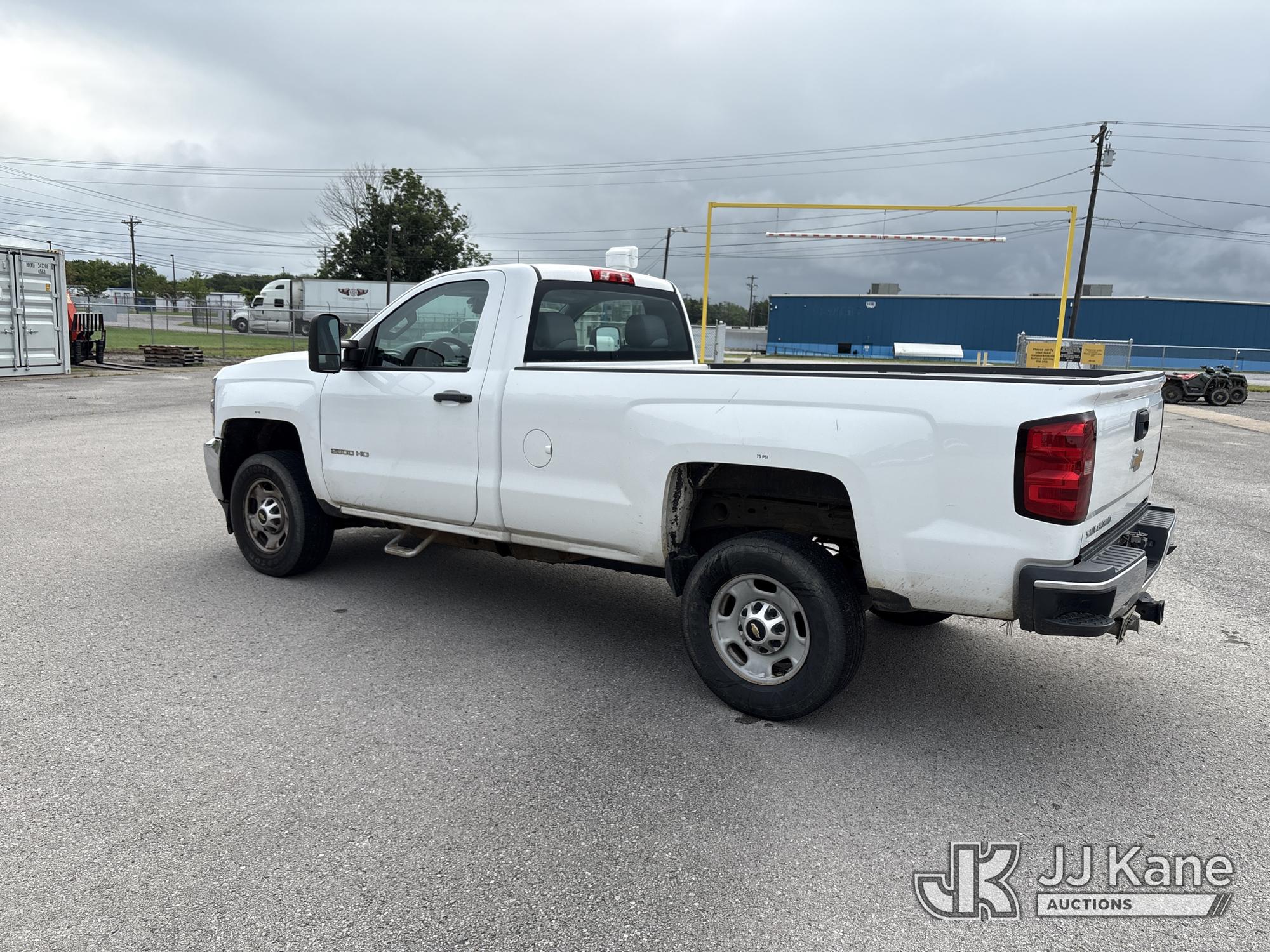 2015 Chevrolet Silverado 2500HD Pickup Truck (1616088) - photo 4