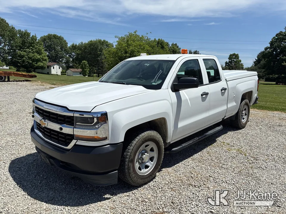 2018 Chevrolet Silverado 1500 Extended-Cab Pickup Truck (1616698)