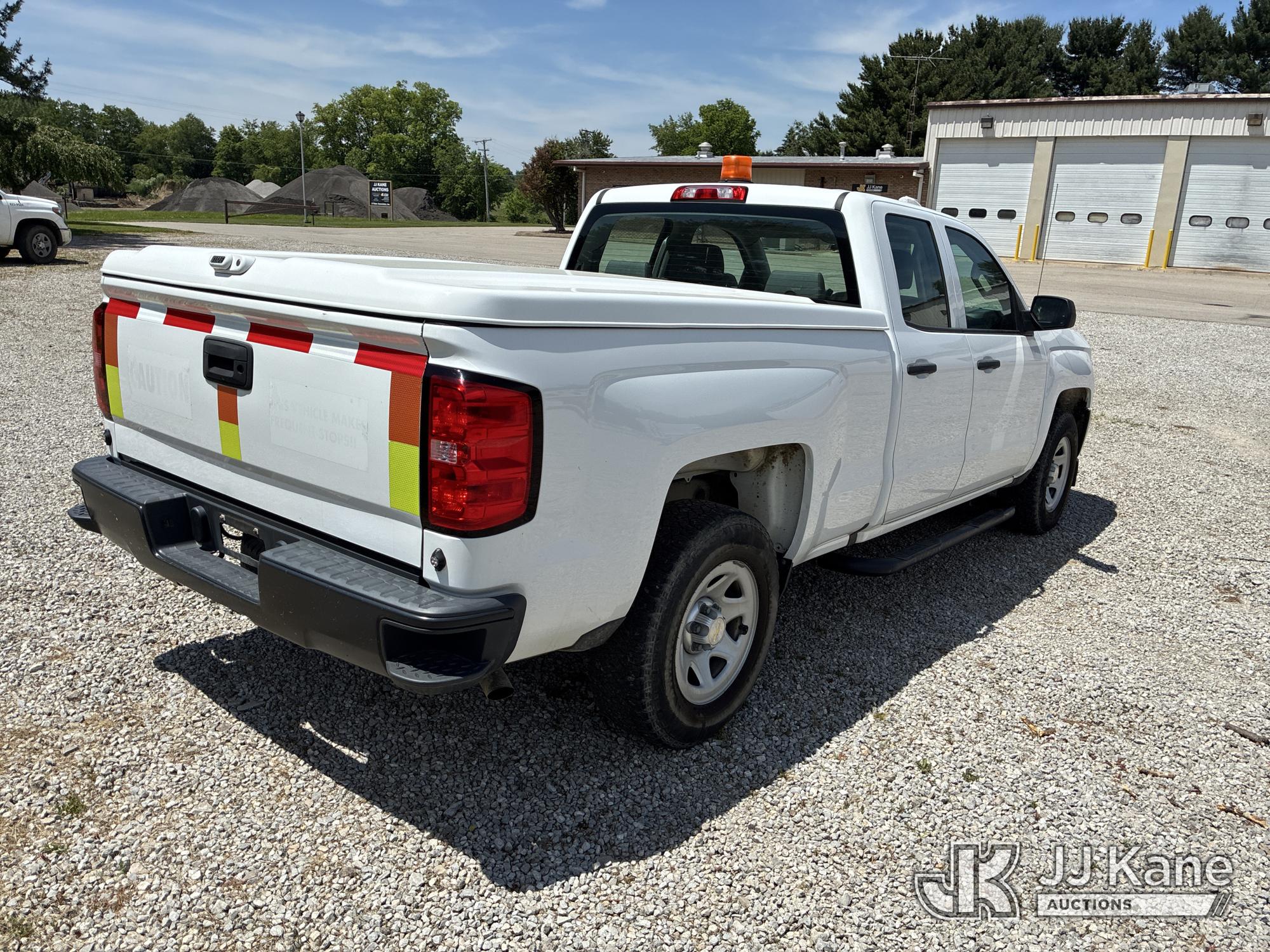 2018 Chevrolet Silverado 1500 Extended-Cab Pickup Truck (1616698) - photo 3