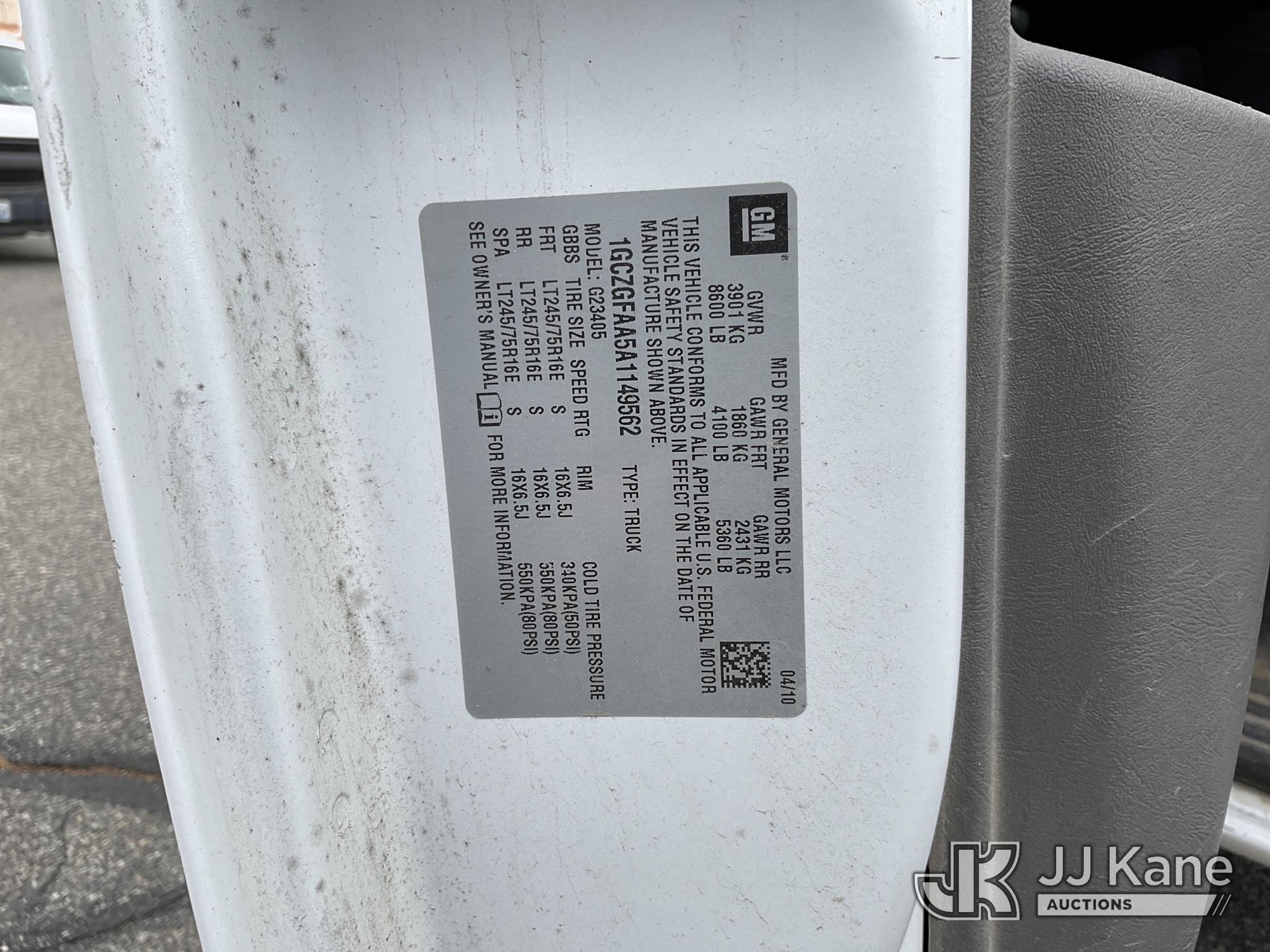 2010 Chevrolet Express G2500 Cargo Van (1616831) - photo 5