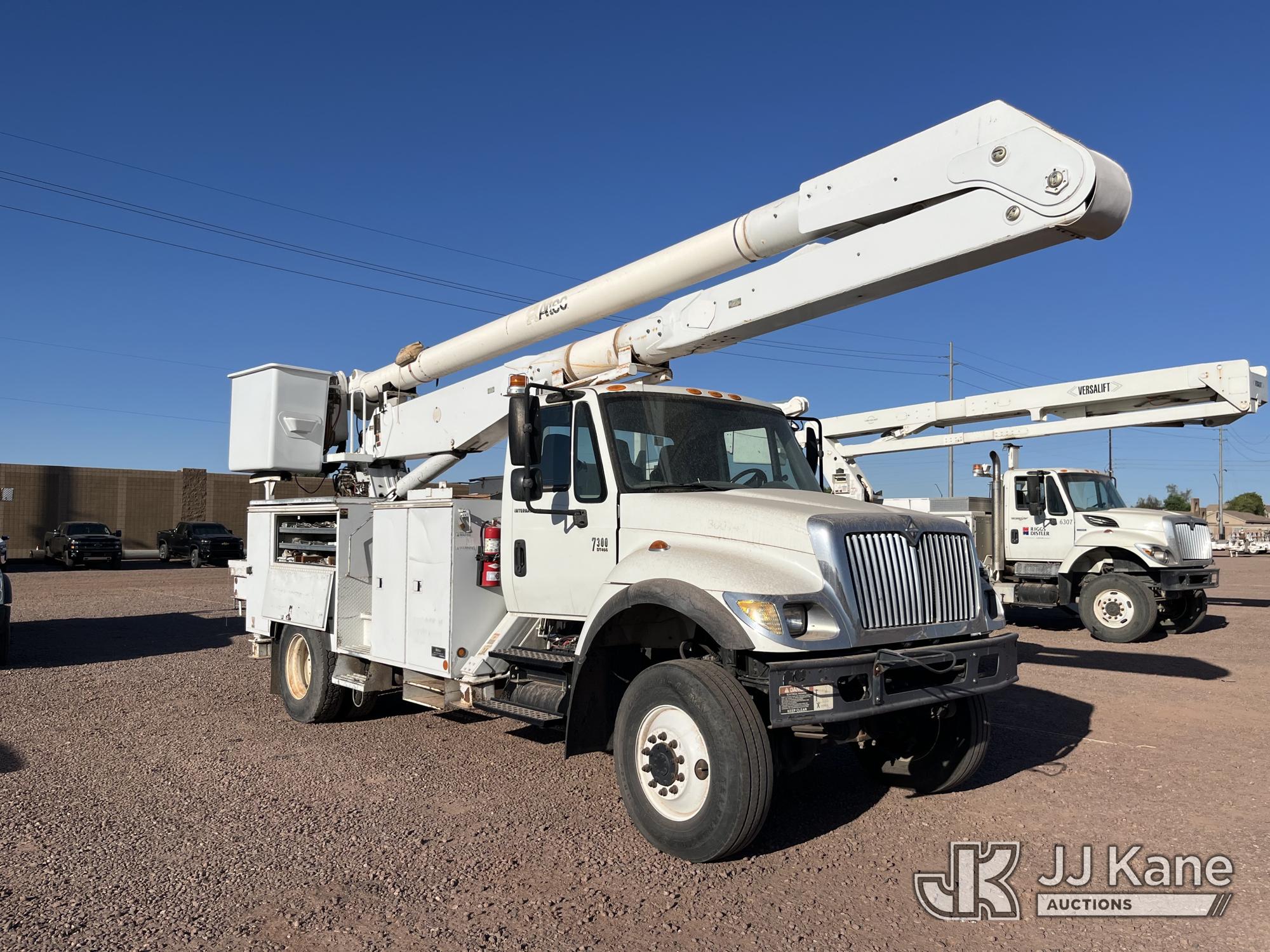 Altec AA755L Material Handling Bucket Truck On 2007 International 7300 Utility Truck (1616902) - photo 2