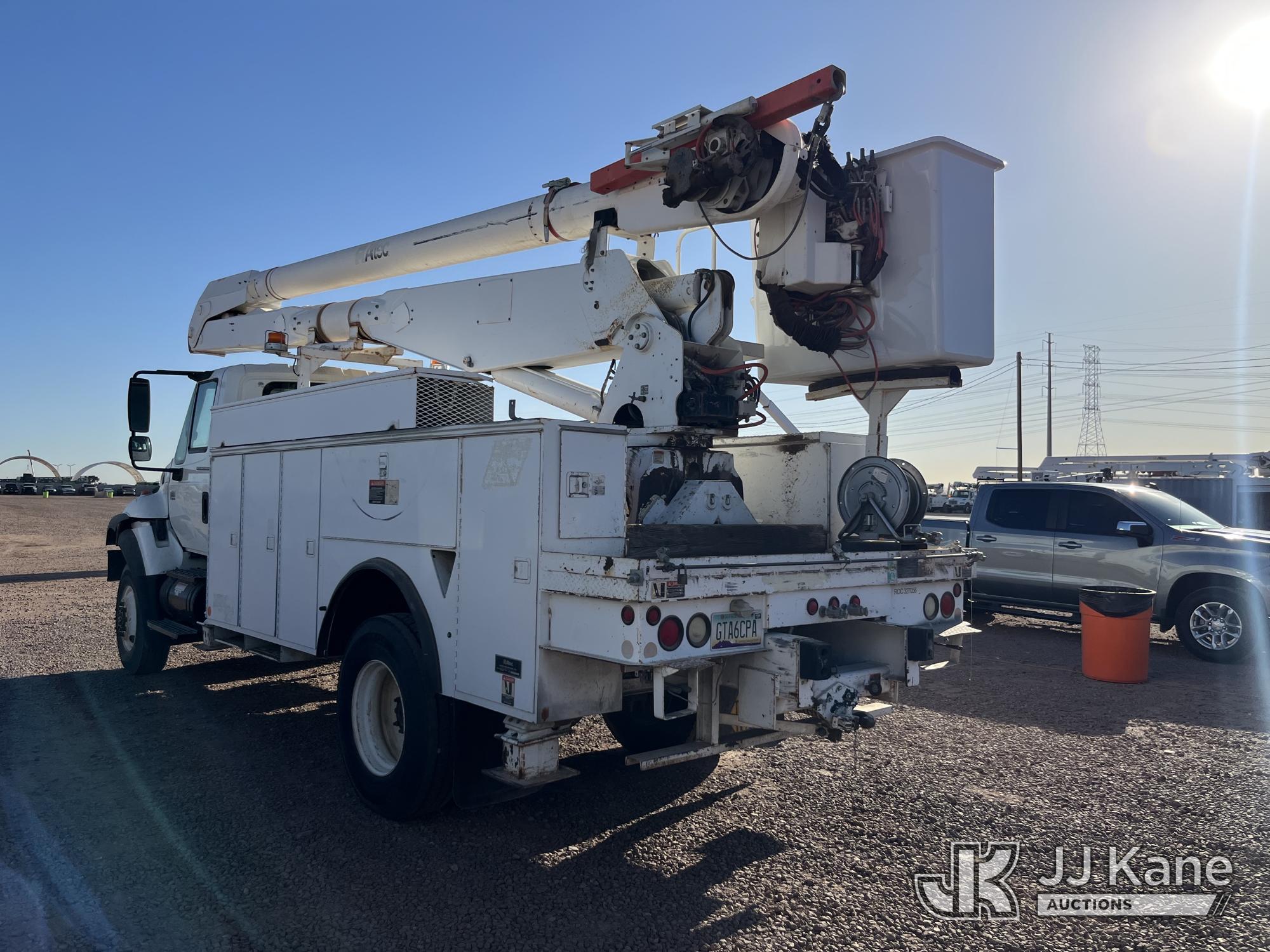Altec AA755L Material Handling Bucket Truck On 2007 International 7300 Utility Truck (1616902) - photo 4